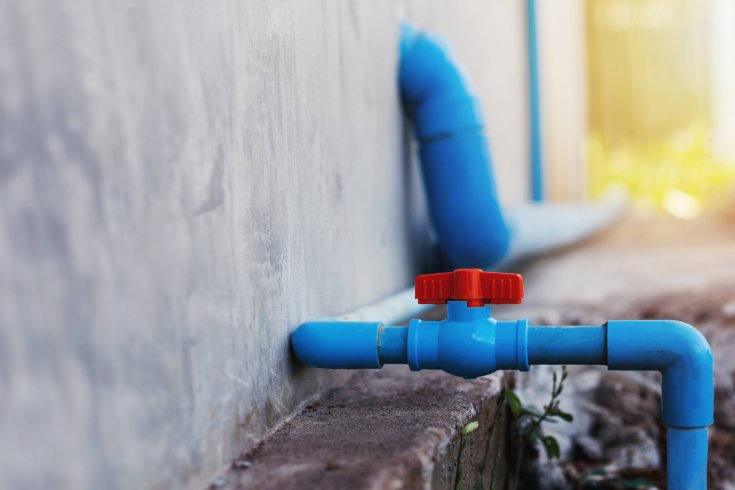 How Plumbers Replace Water Lines With Minimal Yard Damage